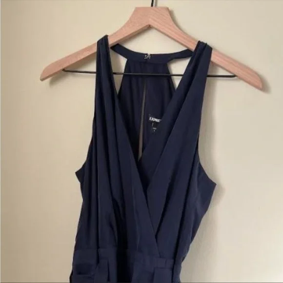 NEW EXPRESS Belted Surplice Jumpsuit in Navy Sz 4 - Picture 8 of 9